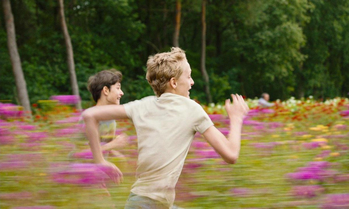 Gosh, CLOSE by Lukas Dhont is heartbreaking!

Such a stunningly beautiful film about young friendship, but I wasn't ready to see it fall apart so tragically 😭

An incredible watch, but be prepared!

Available on BBC iPlayer (for now): i.mtr.cool/bqokmveuma