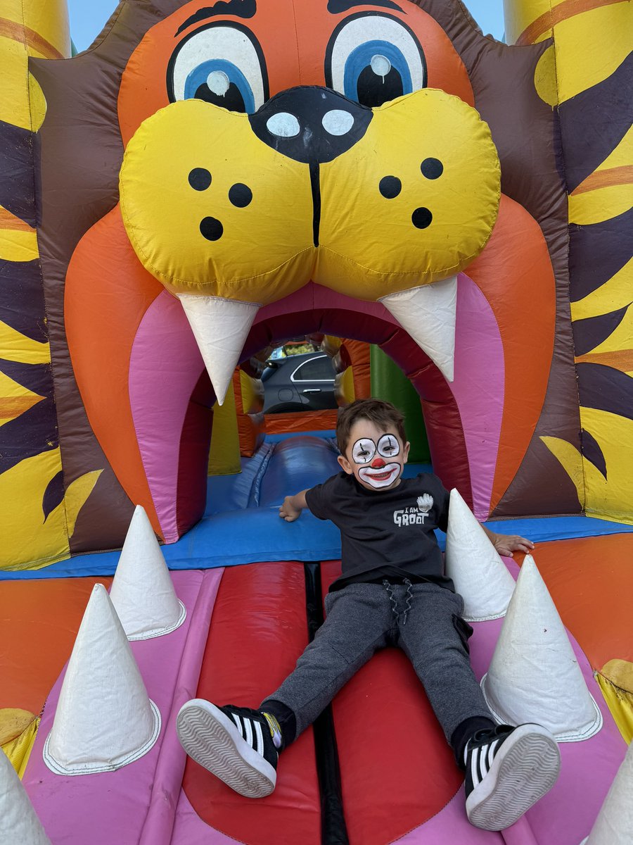 LaBranche06220's tweet photo. Présentation du verre #stellest d’@EssilorFrance dans le cadre de la journée de l’enfant chez La Branche.
Merci a Jérémy VITRÉ pour sa présence.
@EssiLux https://t.co/x1M8xNFuo6