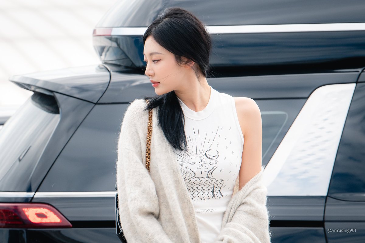 240914 Ningning 🫶👋

#NINGNING #닝닝
#AESPA #에스파 
<a href="/aespa_official/">aespa</a>