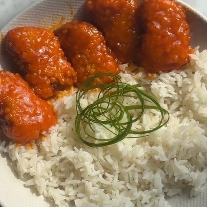 hyeeby__'s tweet photo. Makanan andalan ANAK KOST yang GAMPANG dimasak!🍱 Yapp NUGGET &amp; SOSIS!🌭✨ biasanya tinggal digoreng doangg! tapi daripada BOSEN digoreng gitu-gitu aja, cobain deh kumpulan resep masaknya dibawah ini!🙌🏻😋 https://t.co/mV27tKMZdk