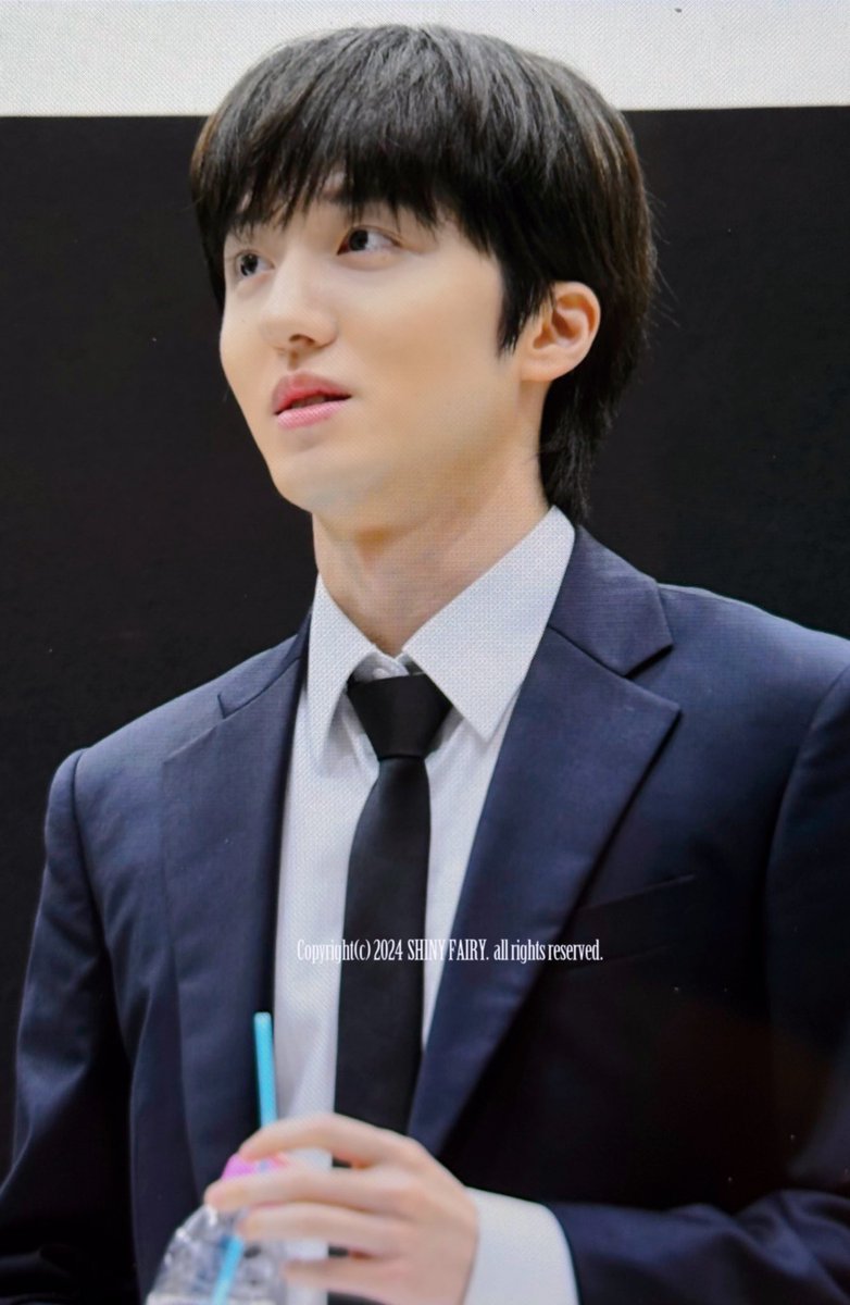 ShinyFairy_cn's tweet photo. 240914 깔끔 그 자체🖤
#찬희 #CHANI https://t.co/8pymDMjqmH