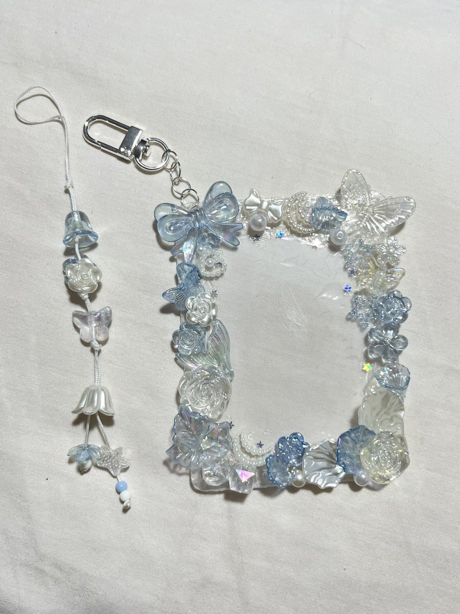 won4min's tweet photo. [help rt] #trisells 

batch 2 open !

♡ ‧₊˚  wts lfb ph | decoden toploader with keychain

~  prio payo / 3 days
~ onhand 
~ direct jnt | gcash, maya

₱150

mine or dm to claim 𐙚

# decoden toploader beaded charms deco seventeen https://t.co/ijm1PEqDZI