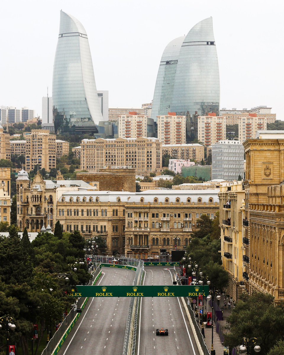 Oscar goes to P1 so far in the session. 

#AzerbaijanGP🇦🇿