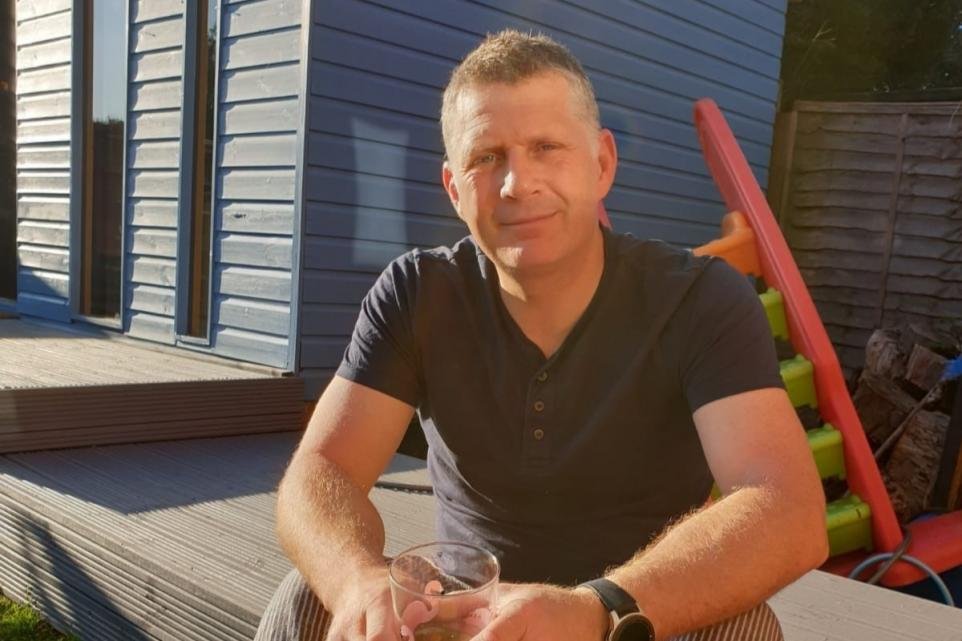 frsa_uk's tweet photo. 'Didcot firefighter took his own life after trauma of job.' It's just so sad. If you’re feeling in any way suicidal reach out for help - the Fire Fighters Charity Crisis Line is open 24 hours a day, 7 days a week. Call: 0300 373 0896.
https://t.co/o1fzvpsGxc https://t.co/7OdiNsqopy