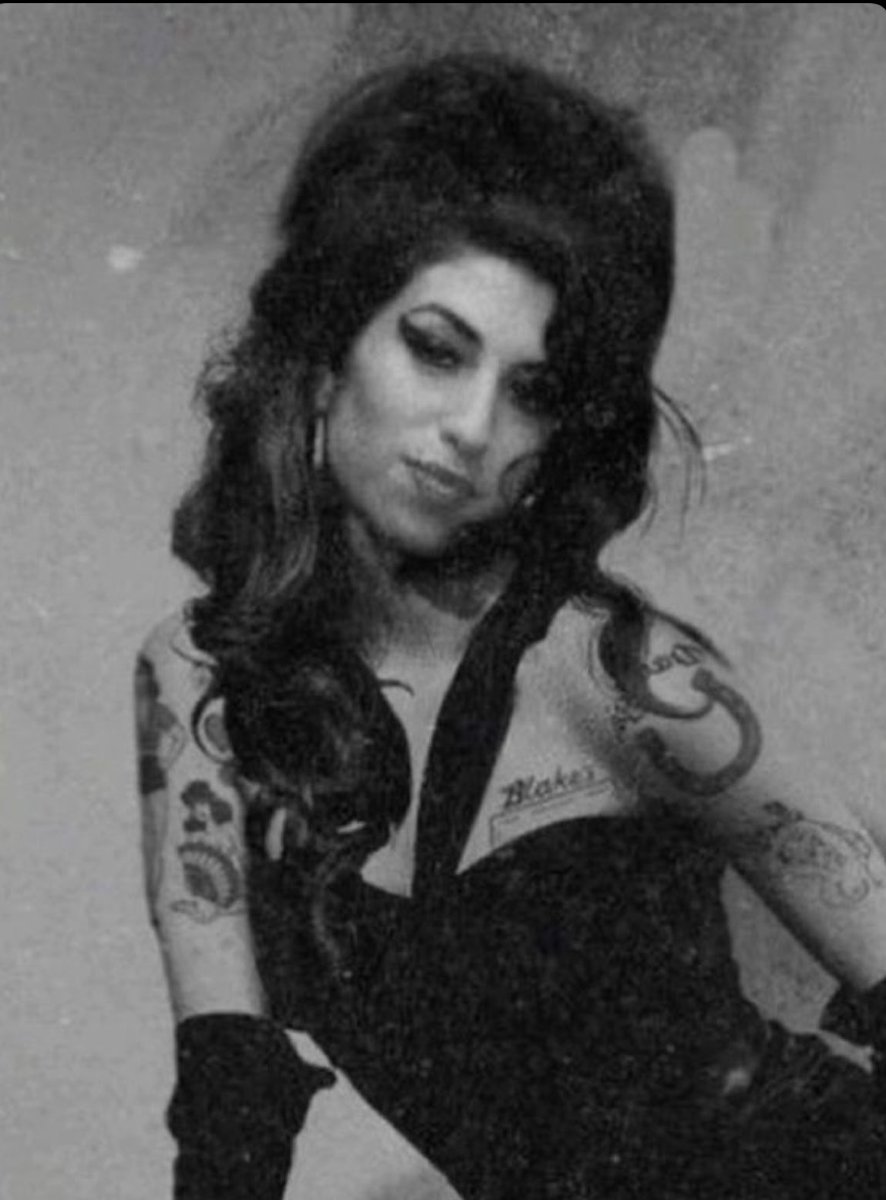 thecryptess's tweet image. Happy birthday, to one of the greatest songwriters to ever cut through love and heartache with a voice that pierced the soul🕊️