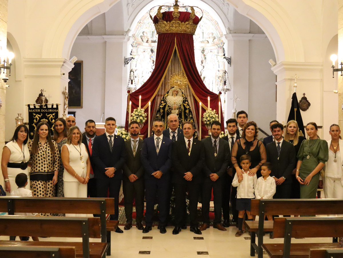 En la noche de ayer, tuvo lugar el acto de Jura de la nueva Junta de Gobierno encabezada por José Luis Borrego como Hermano Mayor. 

Le rogamos a la Santísima Virgen de los Dolores Coronada y, a su Hijo, Cristo Yacente nos proteja y bendiga para seguir trabajando por nuestra Hdad