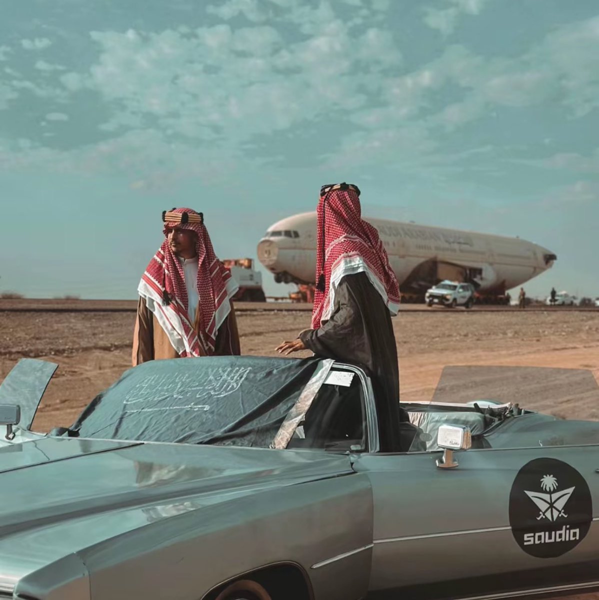 حقين الفوتوشوب حطوا طاولة الكوي حقتنا مع الطيارة 🤝🏻
 #طياراتنا_وين_وصلت