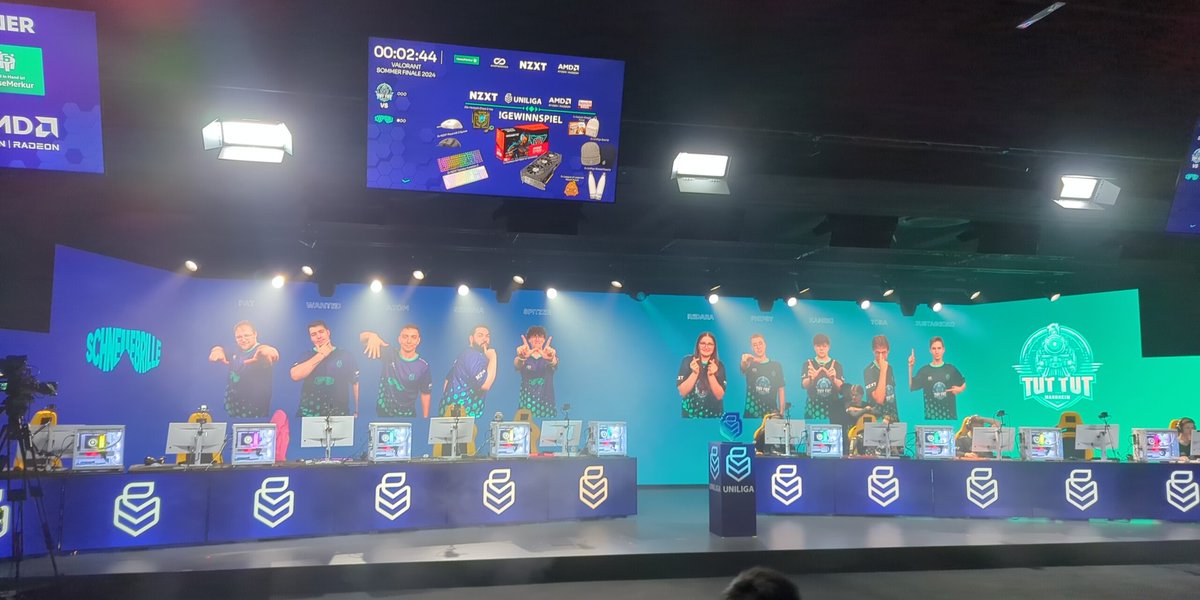 Heute live vor Ort beim #uniligafinale
Richtig geile Location, gutes erstes Game, ich freu mich auf den Tag! Auf geht's #KITWIN