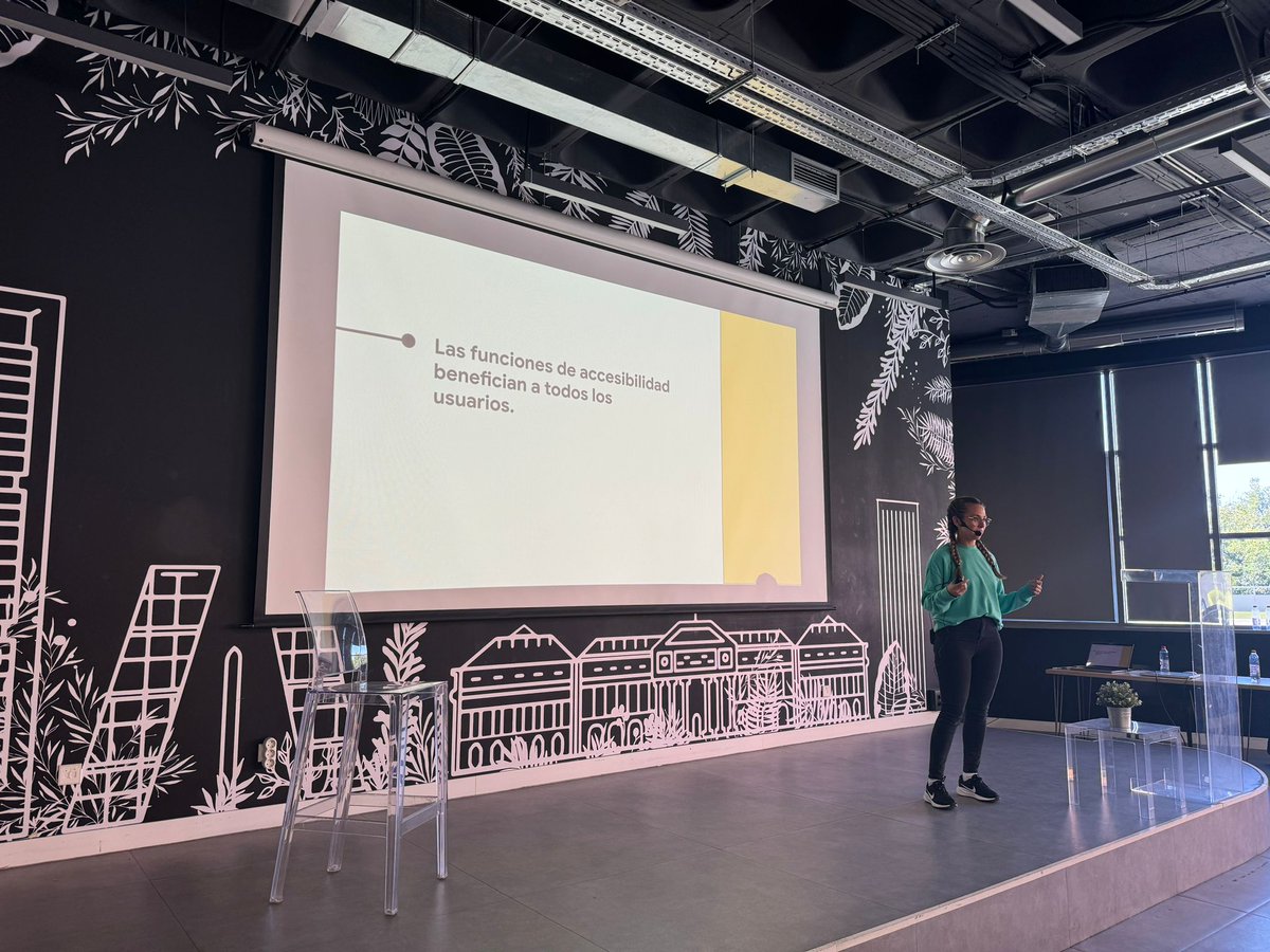 2⃣ Segunda charla de la #TofuConf, de la mano de <a href="/avazpar/">ÁngelesVP</a>, sobre accesibilidad para app móviles. 

➡️ Para 2025, en el marco europeo se va a pedir que todas las app tengan incluida la accesibilidad. 

🫢 O sea, ¡pasado mañana!