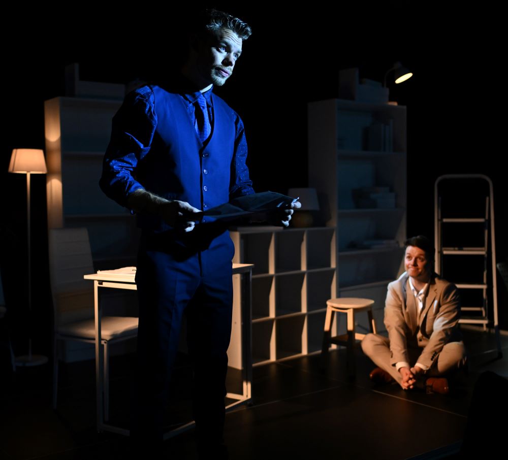 thespyinthestalls tweet media