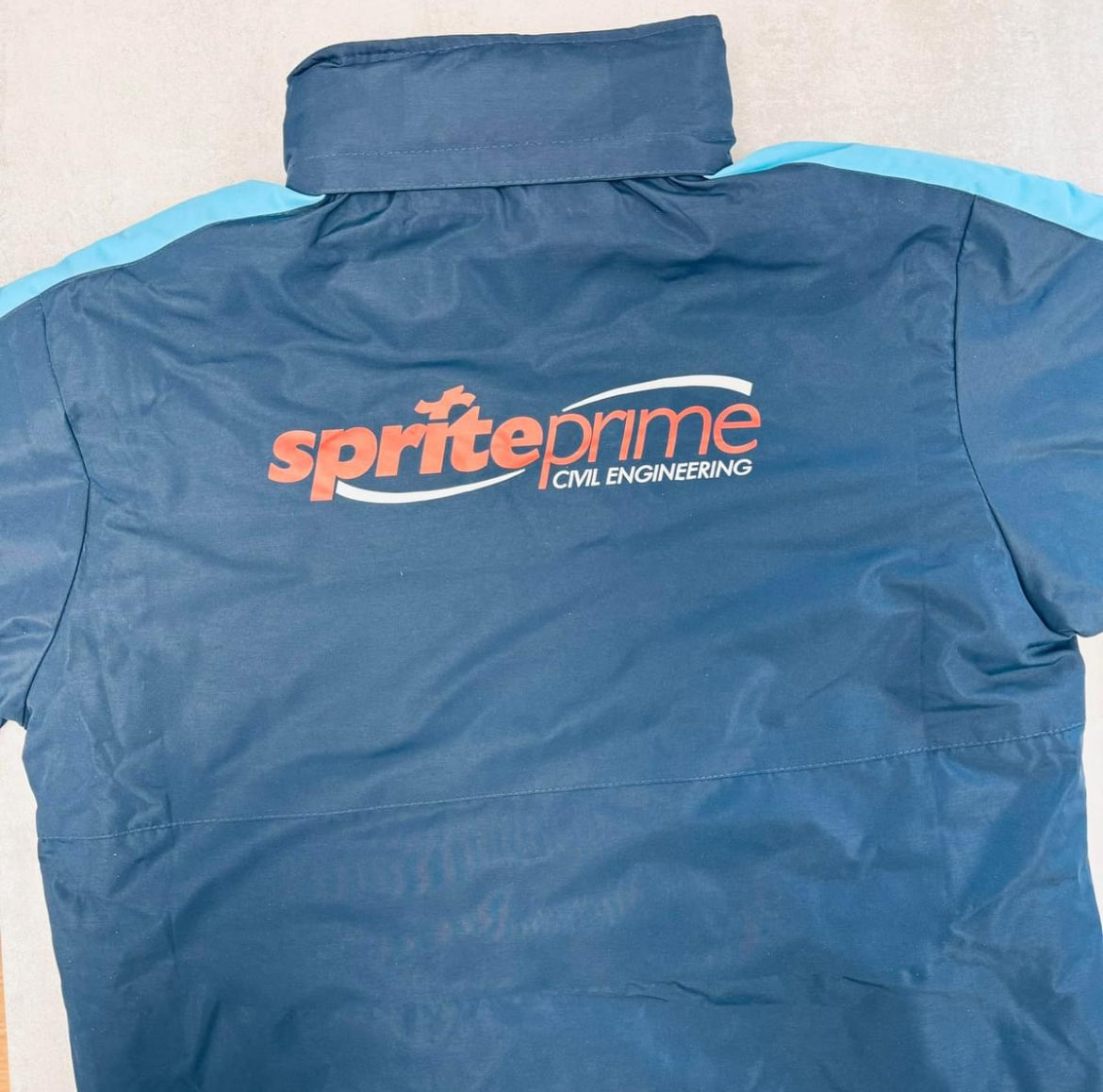 MiniamsU9White's tweet photo. Thank you to Spriteprime for sponsoring the boys new bench jackets, these will definitely come in handy with the cold Sunday mornings approaching 🥶⚽️🥰⁦@JHSportsLtd⁩ https://t.co/EEXByrM4cb