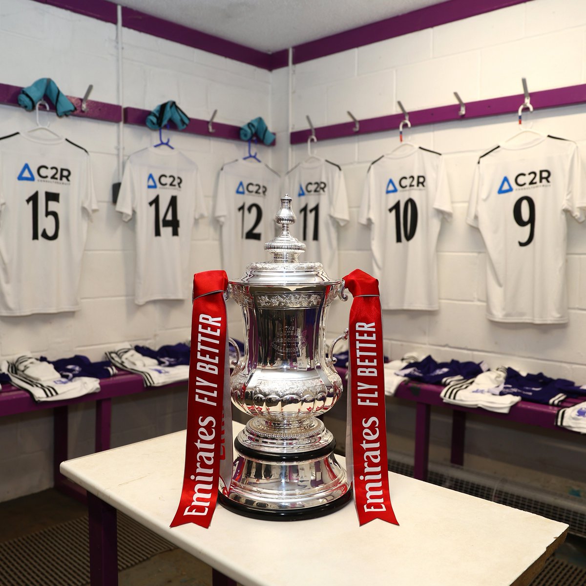 EmiratesFACup's tweet photo. The #EmiratesFACup trophy took a trip to @NandTFC ahead of the Swags' second round qualifying clash today with @ChipTownFC 🏆