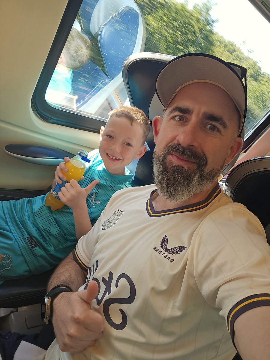 HanifK's tweet image. Jasper and i en route to Birmingham. Villa away to meet the football fam.

Head says 5-0 Villa, Heart is just hoping for a draw, scrappy win, something 🙏 

Either way, ETID and beyond.

#WeAreTheGoodisonGang #UTFT #ETID #DadAndLadAdventures