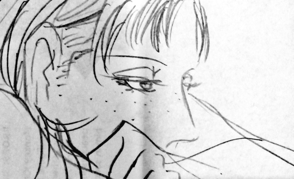 横顔や斜め顔描く時は
いつもデコから発進✎ 