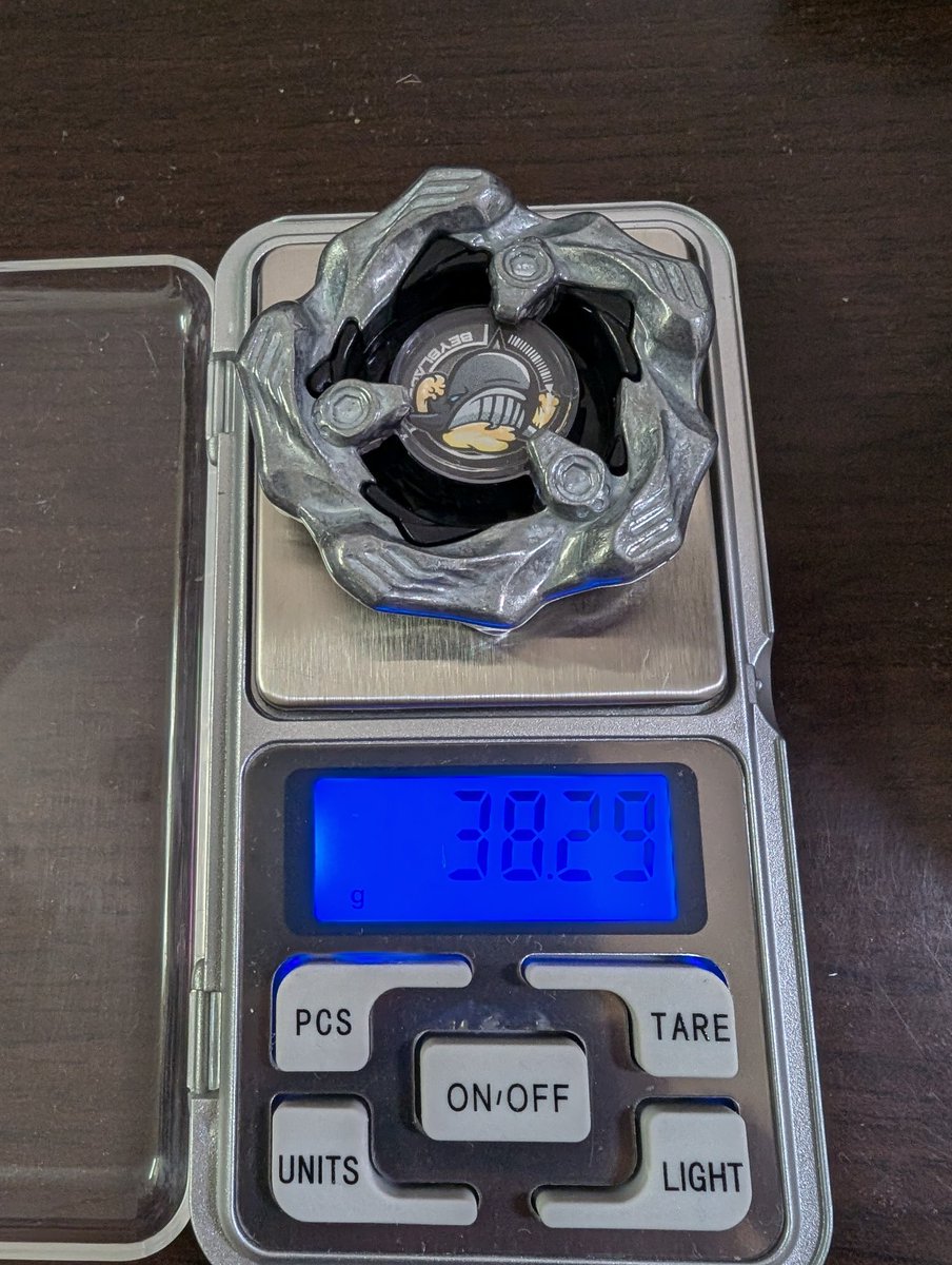 クジラ買って来ました〜 6個買ってレアが3つ☺️ 1番重いやつで38.29g