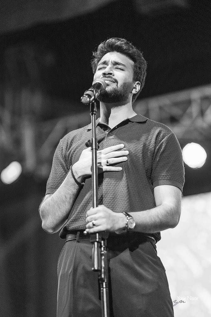 yasirnisar's tweet photo. Listening to @kaavishtheband and @abdulhannanmusic live in concert is nothing less than therapeutic. Had a great time photographing the two !!

#kaavish #kaavishtheband #kaavishinlahore #abdulhannan #liveinconcert #pakistanmusic #cokestudiopakistan https://t.co/W34RzqCFH5