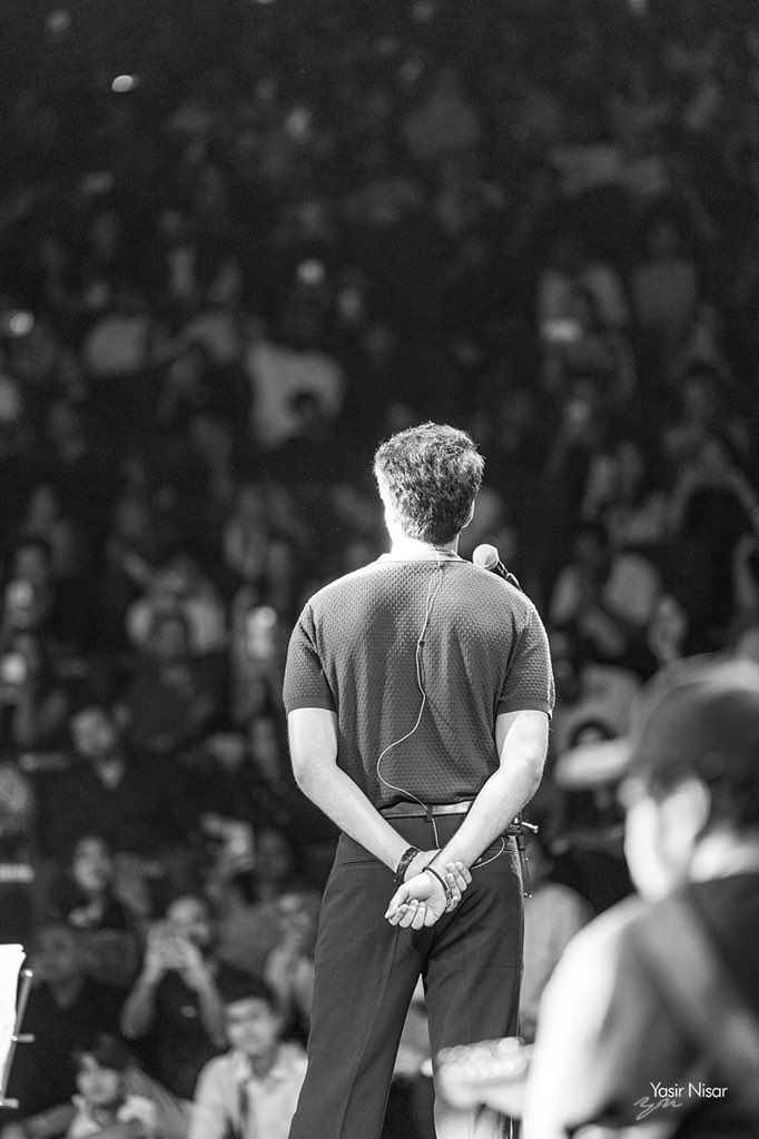 yasirnisar's tweet photo. Listening to @kaavishtheband and @abdulhannanmusic live in concert is nothing less than therapeutic. Had a great time photographing the two !!

#kaavish #kaavishtheband #kaavishinlahore #abdulhannan #liveinconcert #pakistanmusic #cokestudiopakistan https://t.co/W34RzqCFH5