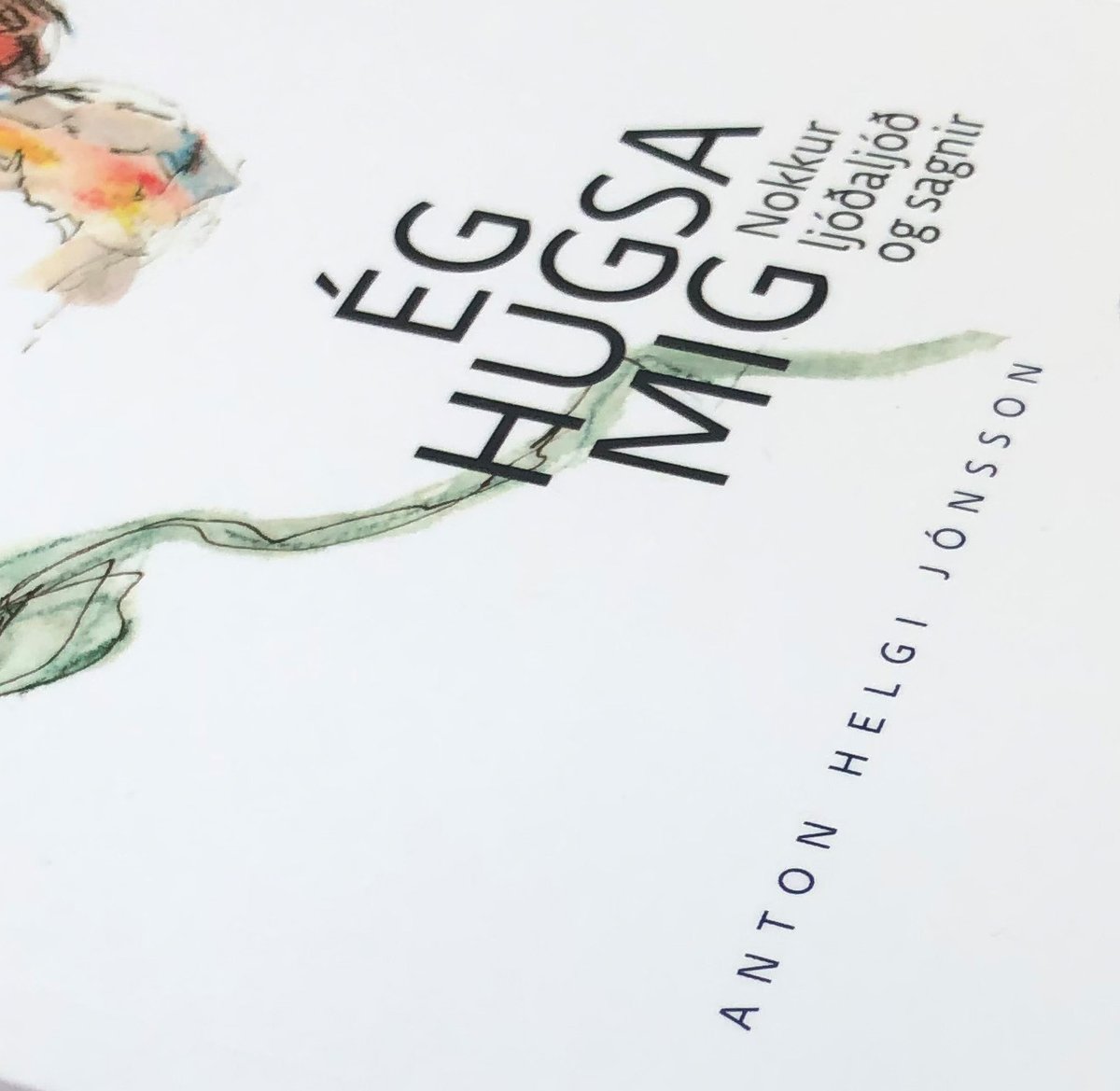 Einmitt! sagði kunningi minn sem leit með hraði á titil nýju bókarinnar minnar og bætti síðan við: Ég hugsa mig um! Er það ekki einmitt málið? Nei, svaraði ég og fann besserwisserinn magnast upp í mér: Einmitt ekki. Ég hugsa mig. Það er málið. Einfalt og klárt: Ég hugsa mig.