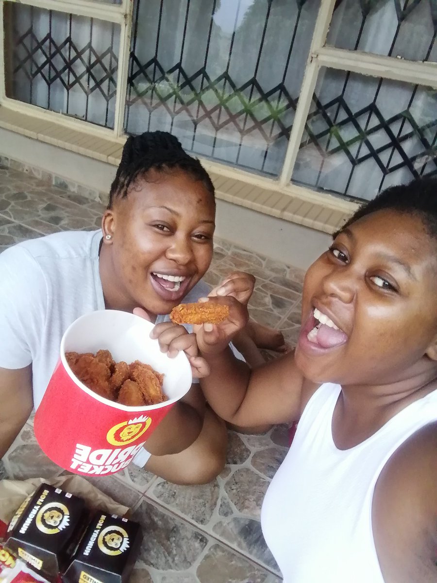 Mphuluc's tweet photo. @hungrylion #SpringWingKing
#HungryLionWingDeals https://t.co/cGtUlxmFq0