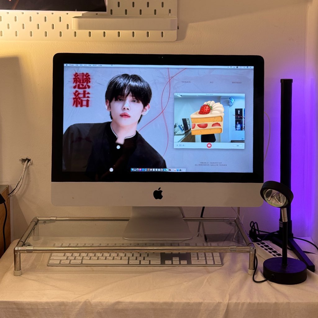 cho1_cho2's tweet photo. 📍용산 봄마켓

살라드님 렌즈로 담은 멋있는 연준이로 가득한 생일카페 어케 참는데? 올해도 눈호강 제대로❣️戀結이라는 타이틀도 멋지고 구석구석 감각 있게 꾸며져 있어서 너무 좋았다요❤️

#운명으로_이어진_연준
#Jjunestiny
@salla_de_yj https://t.co/9XVd0nwuQN