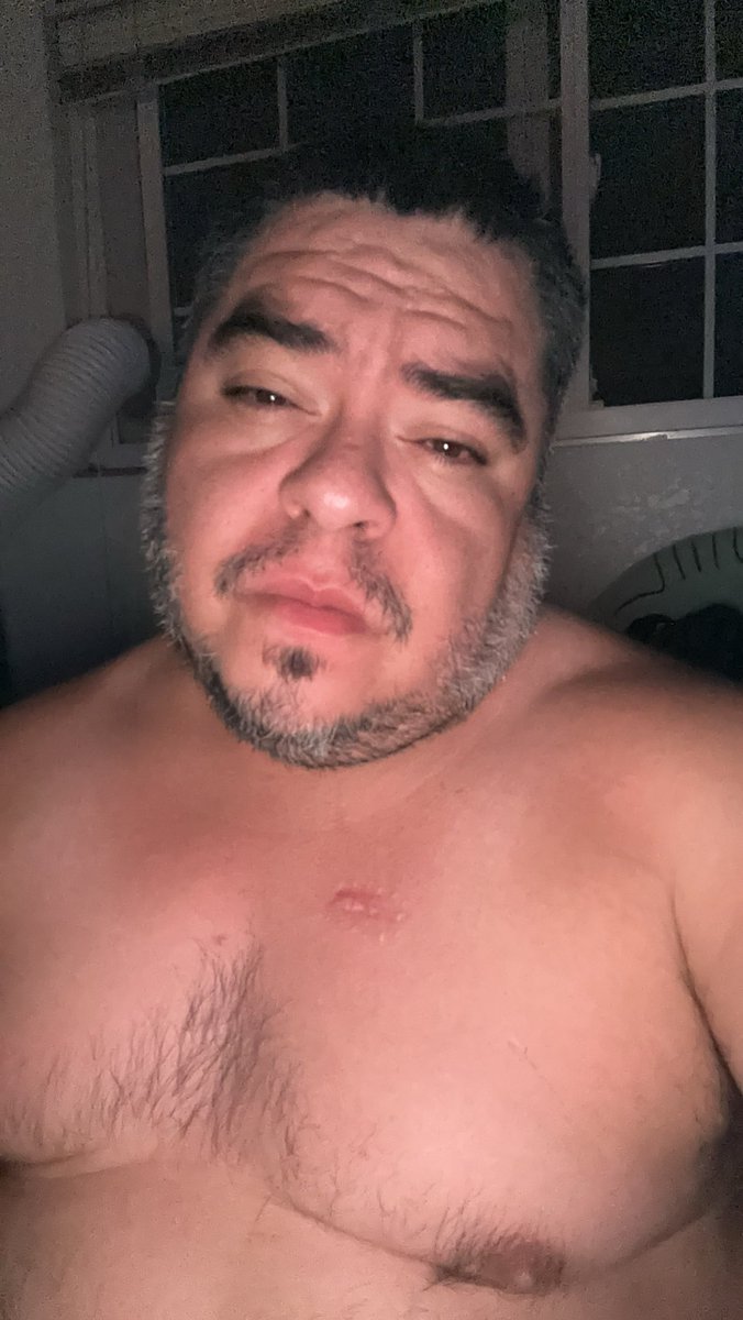 Rube510_'s tweet image. y’all ever juss wake up out of your sleep and shower? then sit and watch tv at 5am? no? juss me? 

Oh…😒 #InsomniacProblems