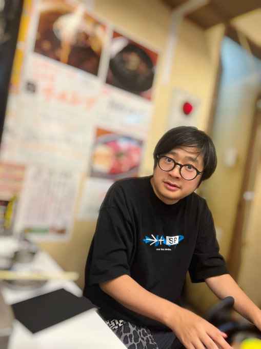 たまたま入った焼肉屋さんのメニューにスシロー✖️スト6のシールが貼られててなんだか嬉しかったです☺️しかもDJ！店員さんがスト6勢なのかな〜？ https://t.co/UbRgMes0q0<a href="/tag/sssrust"class="tags"><span>#sssrust</span></a>