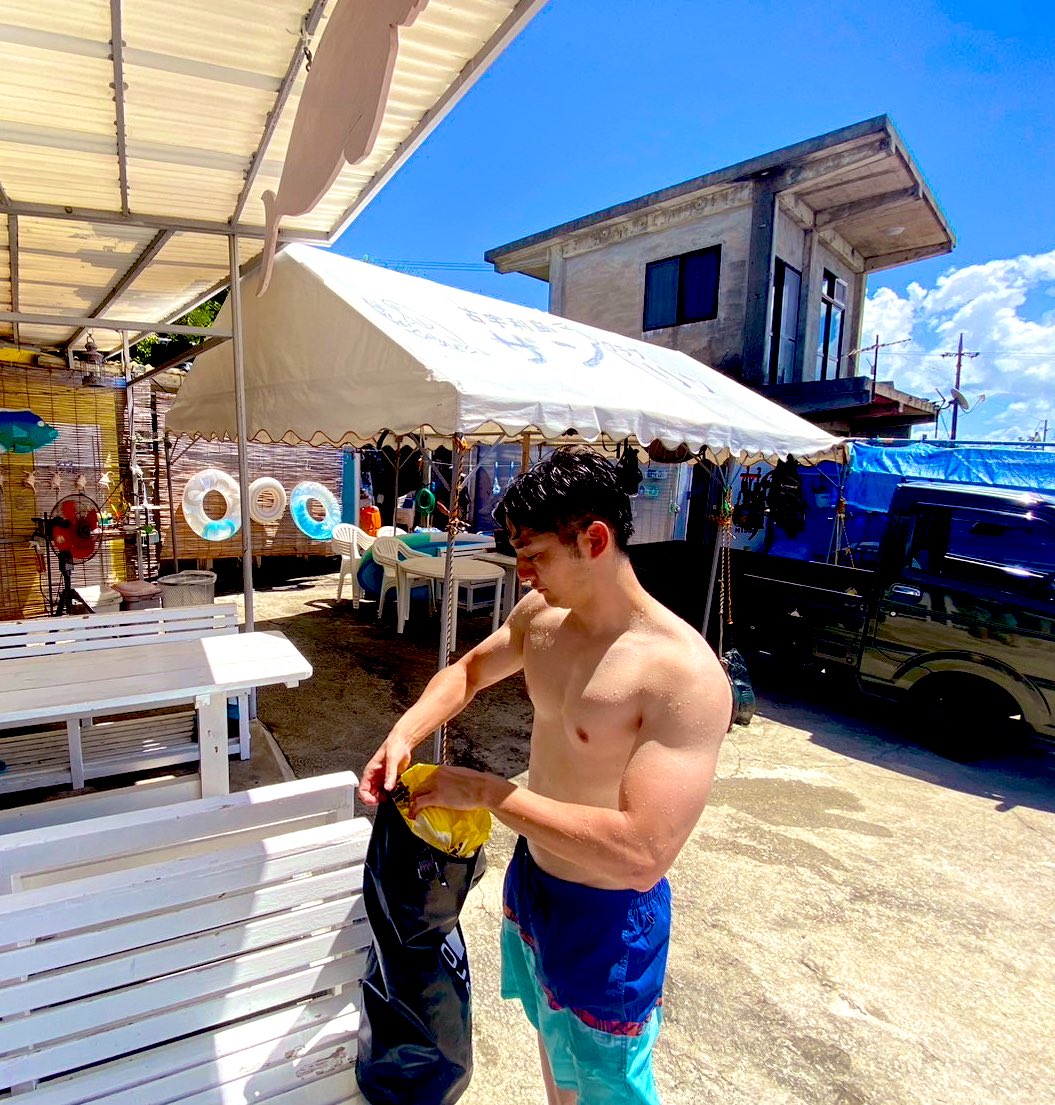 uesuuun's tweet photo. 先週修学旅行ぶりに沖縄行ってきた🏝️
ムチムチすぎて笑う https://t.co/JNP7rWN0sp