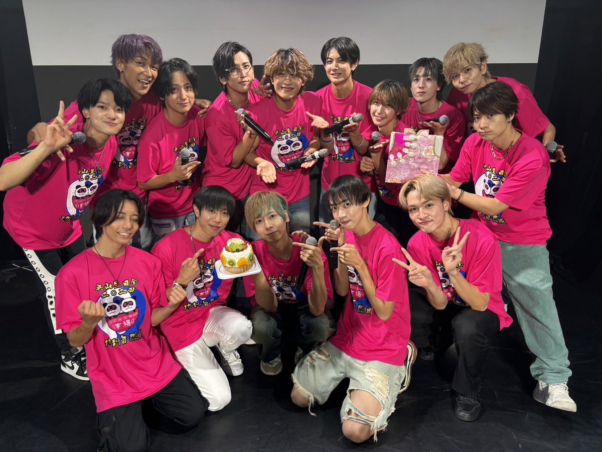 IBUKI070401's tweet photo. ぴーさん生誕祭！ありがとございました！🙇‍♂️
めっちゃ盛り上がってて、ピーさんらしいライブでした！今年も元気によろしくお願いします！🔥
明日は五反田だー！まってまーす！
今日も来てくれてありがとうー！！ https://t.co/pTHYKAagGc