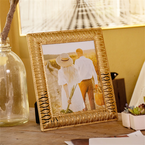 ZMinling's tweet photo. 8x10 Vintage Picture Frames Antique Retro Gold Edge Photo Frame https://t.co/bNGTqE0Lrj #goldphotoframe #goldpictureframe #pictureframe #photoframe #vintagephotoframe #goldframe https://t.co/jvuNJiSBYQ
