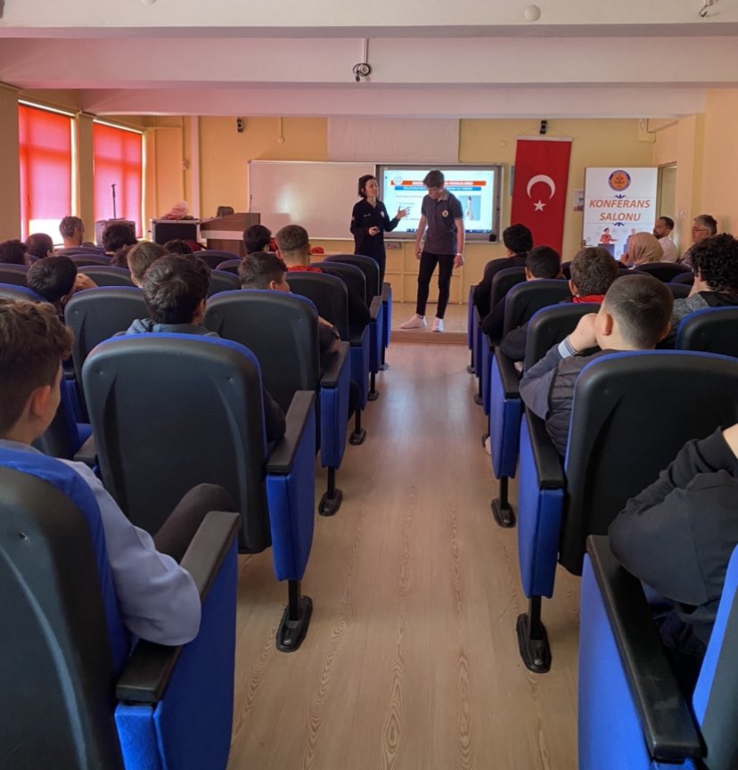 ilkyardimgünü
#Çocuklarımızokullardagüvende
İlkyardım eğitimi alan herkes  bir hayat kurtarabilir.”İlk Yardım Günü ve Spor “temasıyla 14 Eylül ilk yardım günümüz sağlıkla gelsin .

<a href="/tcmeb/">Millî Eğitim Bakanlığı</a>
@Yusuf_Tekin
<a href="/omurfatih/">Ömür Fatih Karakullukçu</a>
<a href="/ozkan_meb/">Özkan AVCI</a>
<a href="/cemalunal_/">C.ÜNAL</a>
<a href="/RizeVali/">T.C. Rize Valiliği</a>
<a href="/tufekciyusuf/">Yusuf TÜFEKÇİ</a>
<a href="/RizeMem53/">Rize İl Millî Eğitim Müdürlüğü</a>