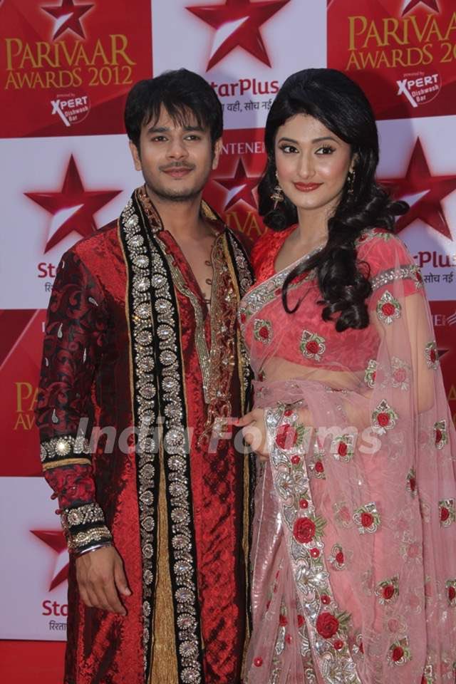 meow_meow14's tweet photo. Good Job Now @StarPlus Be A Good Babe And Invite Ragini too ..!! Give us a JayRa/Sushaan reunion along with SaRun or perhaps announce a new show with the golden people..!!! Am I asking too much … Hell No ..!!!!! #JaySoni #RaginiKhanna #SaRun https://t.co/rJSaJw161y