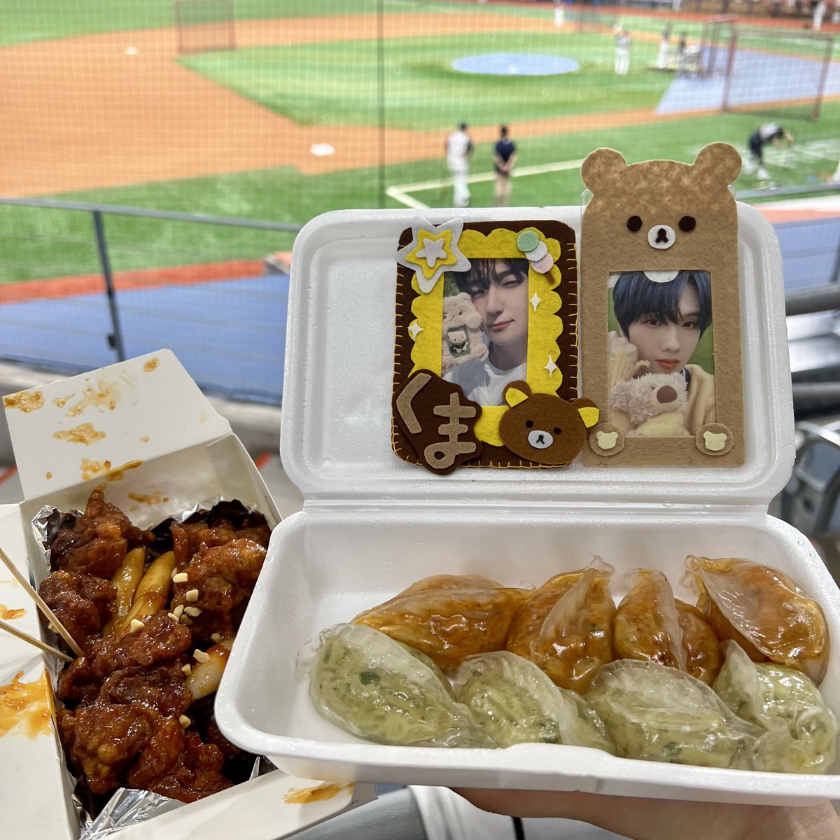 9dango13's tweet photo. 🍡 : 야구보러 가자
🍮 : 웅
🍡 : 축구보러 가자
🍮 : 웅

🔒겨울엔 농구, 배구 보러가쟈 https://t.co/jYL4Li7mmC