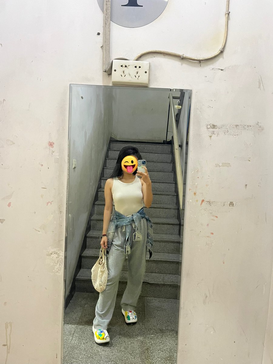 preloading0624's tweet image. 存点daily look be like