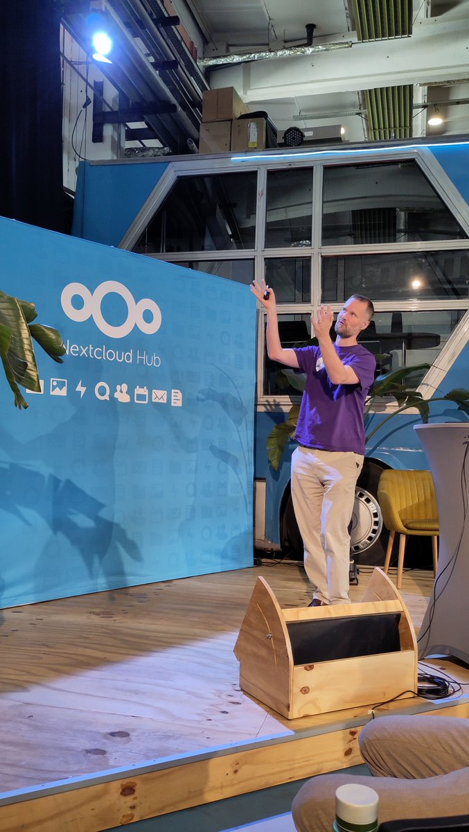 Arawa_fr's tweet photo. 🔥 L'événement majeur de cette 1ère journée de la Nextcloud Community Conference 2024 à Berlin 🇩🇪 était bien sûr le dévoilement de Nextcloud 30 Hub 9 ! 🚀 ... et ce fût un plaisir d'y assister !
#️⃣ #OpenSource #LogicielsLibres #Nextcloud #NextcloudConf #NextcloudConf2024 https://t.co/RUM70WQGdK