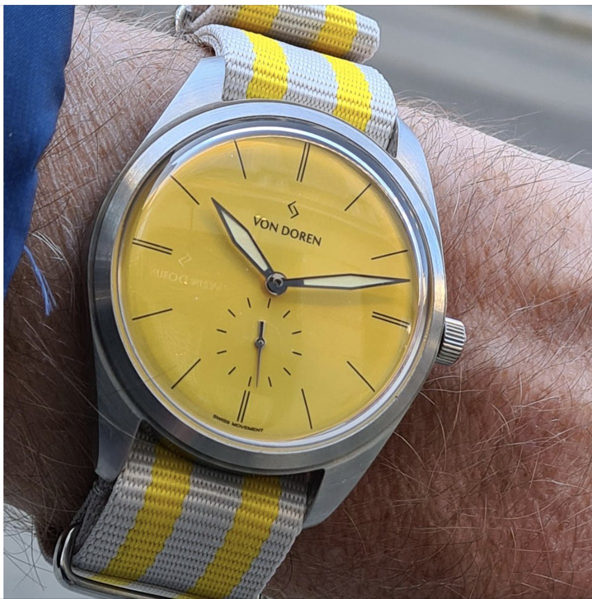 Brighten up the fall with the Runde Tiger's Eye from Von Doren.