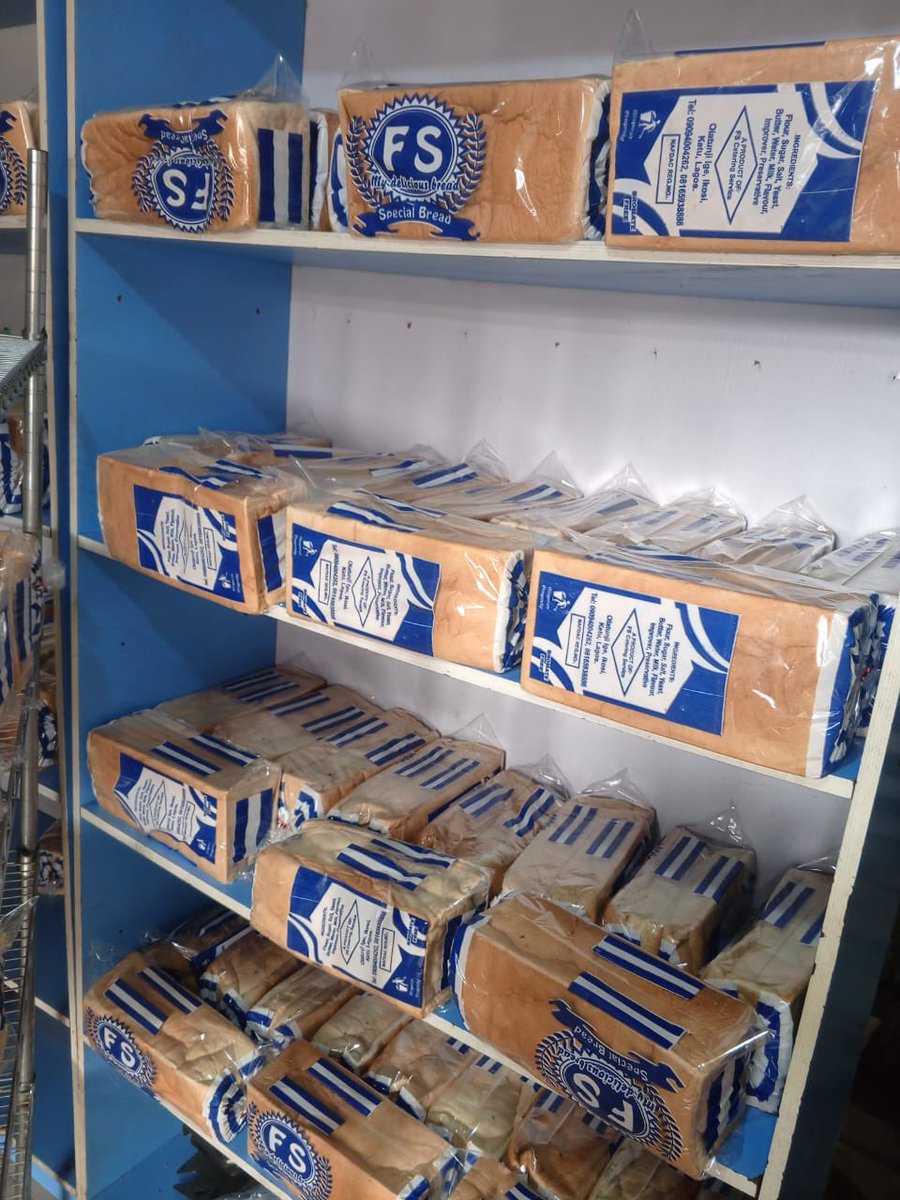 lola_mewu's tweet image. 🚨 HELP NEEDED! 

My mum’s bakery made 220 loaves of bread for her church’s CSR program, thinking it was today, but the date was changed to next week! 😩 If we don’t sell these, they’ll spoil, and we still have to bake more next week!
Please, if you’re around Ketu or nearby,