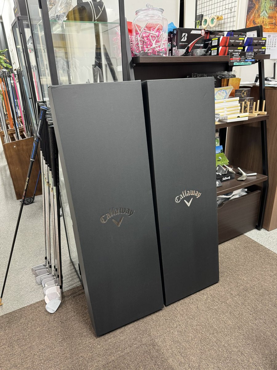 ryo214's tweet photo. ドットベースに謎の箱が2つも並んでるw
#callaway #xproto #ドットベース https://t.co/0M9FgOLTMT