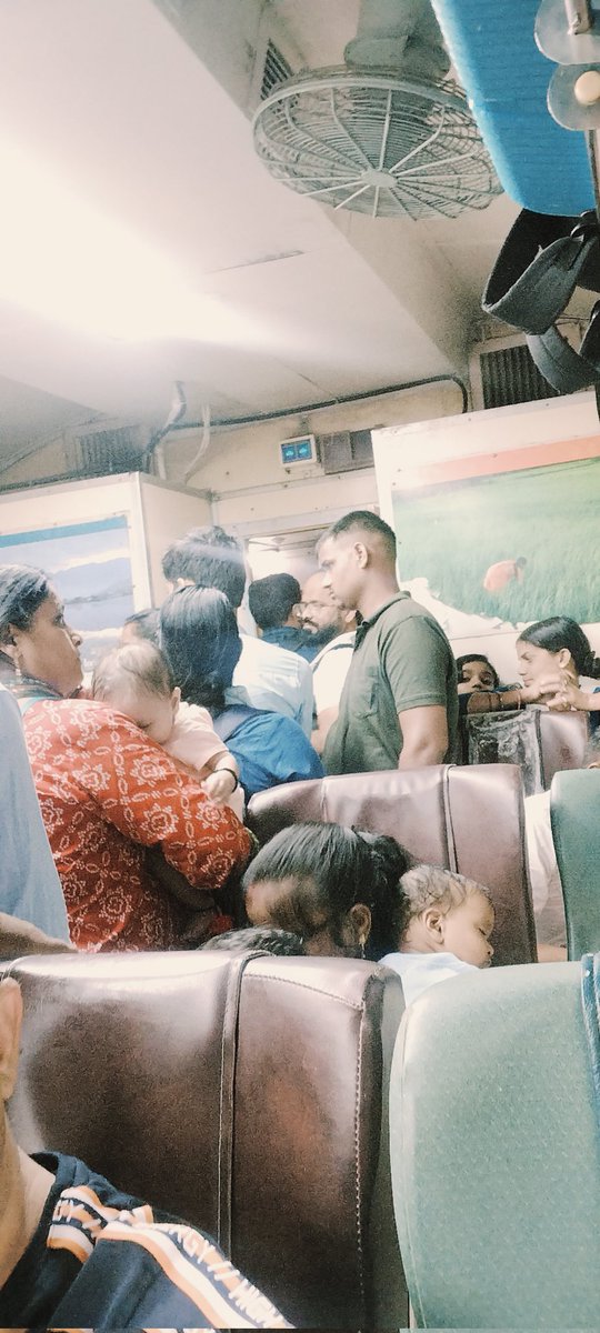 jacob_ranchi's tweet image. Overcrowded CC coach with NO AC! Suffocating conditions! @AshwiniVaishnaw @RailMinIndia @IRCTCofficial, please look into this! PNR: 6441210989. Urgent action needed! #RailwayProblems #Overcrowding #ACIssue"