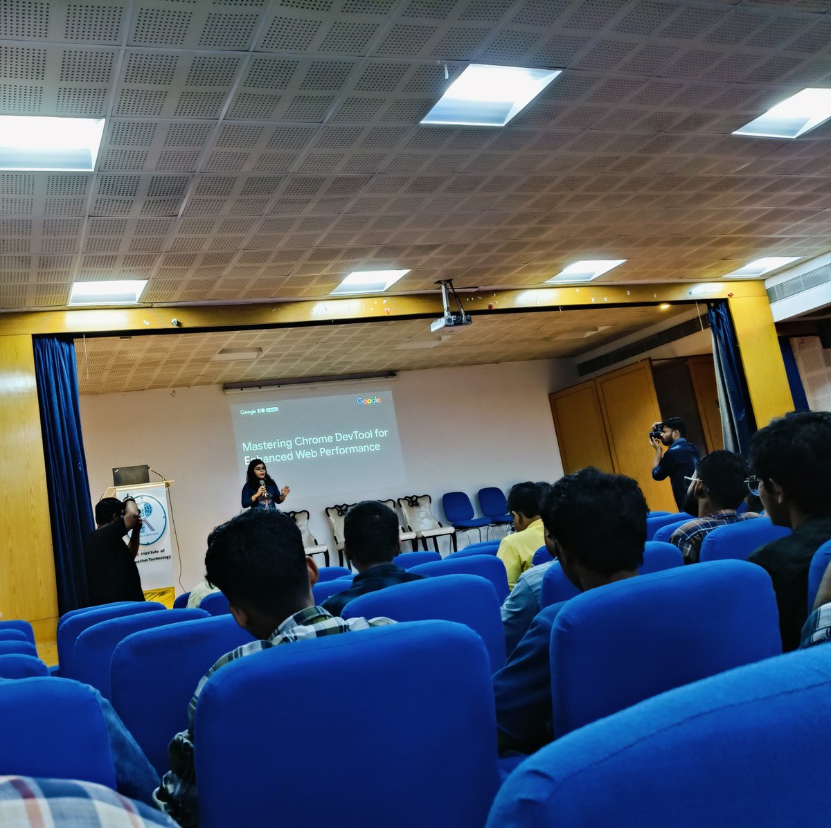 moyantri's tweet image. Attended Google I/O extended today! What an insightful sessions!
#GoogleIOExtended24 #TechForGood 
#GDGKolkata