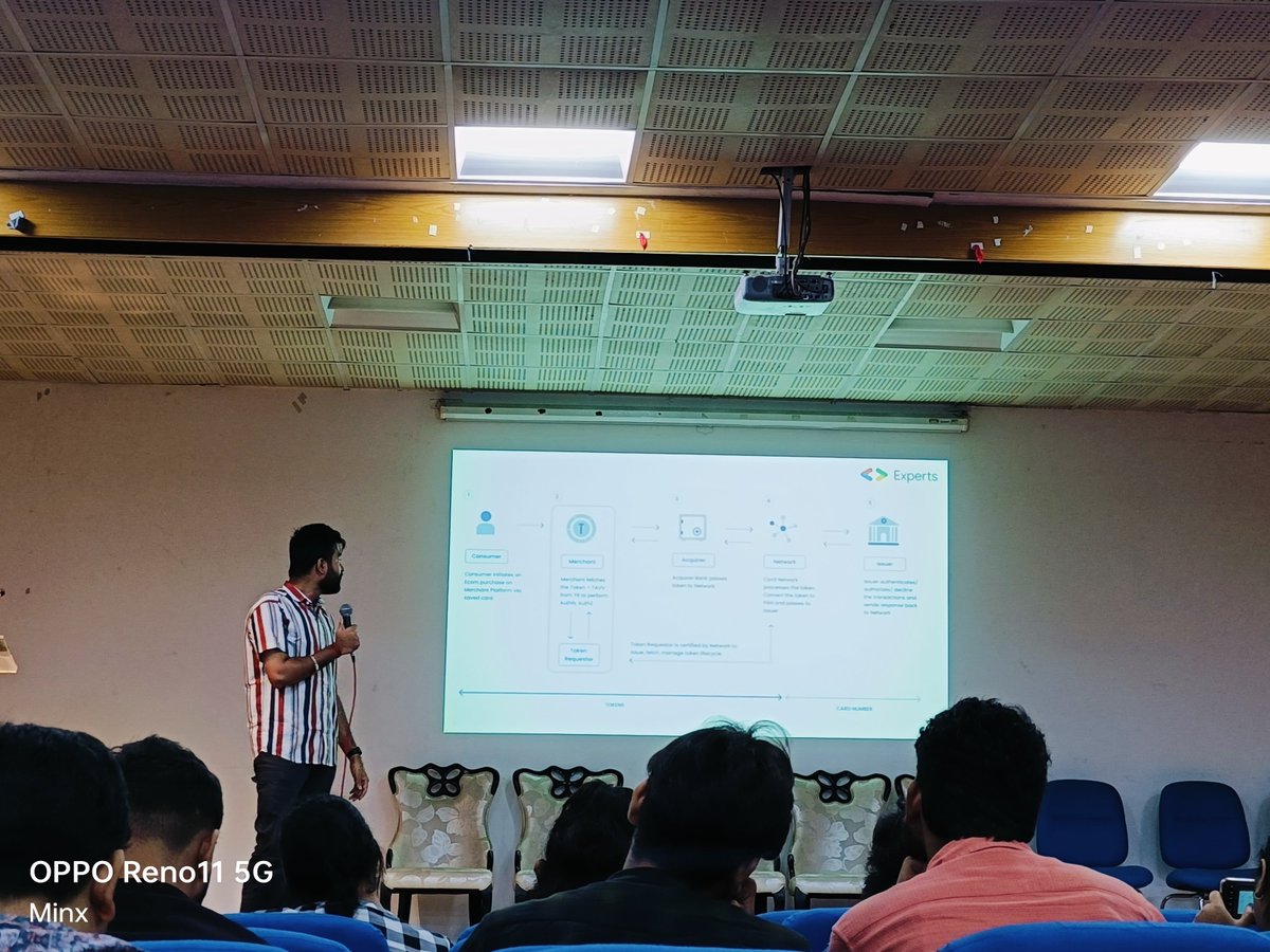 moyantri's tweet image. Attended Google I/O extended today! What an insightful sessions!
#GoogleIOExtended24 #TechForGood 
#GDGKolkata