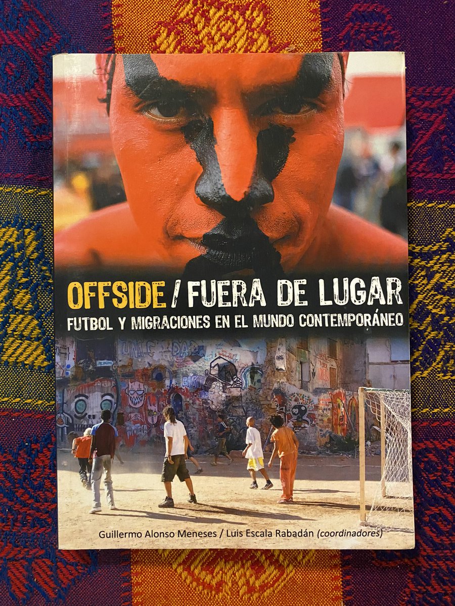 417)
Alonso Meneses, Guillermo,
Escala Rabadán. Luis,
"OFFSIDE/FUERA DE LUGAR".
"FUTBOL Y MIGRACIONES EN EL MUNDO CONTEMPORÁNEO".
Primera Edición.
El Colegio de la Frontera Norte.
México, Junio 2012.
248 páginas.
Tiro: 1,000 ejemplares.
ISBN: 978-607-479-061-0.