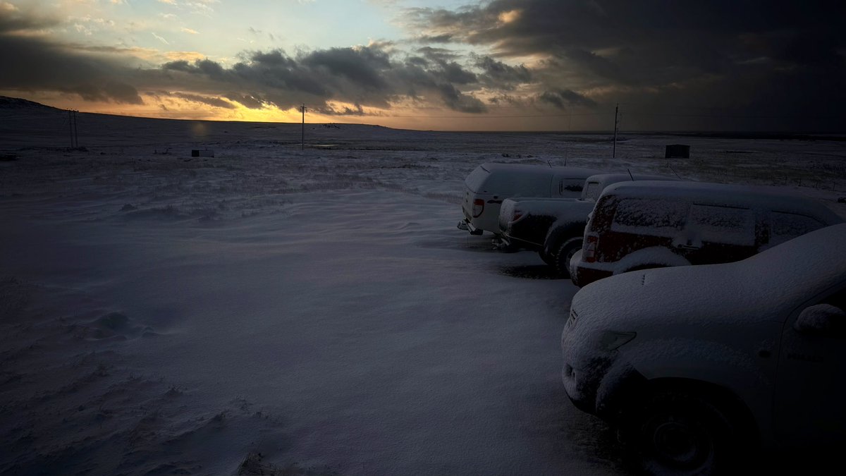 Good to be home. Lovely spring day out there! 😑