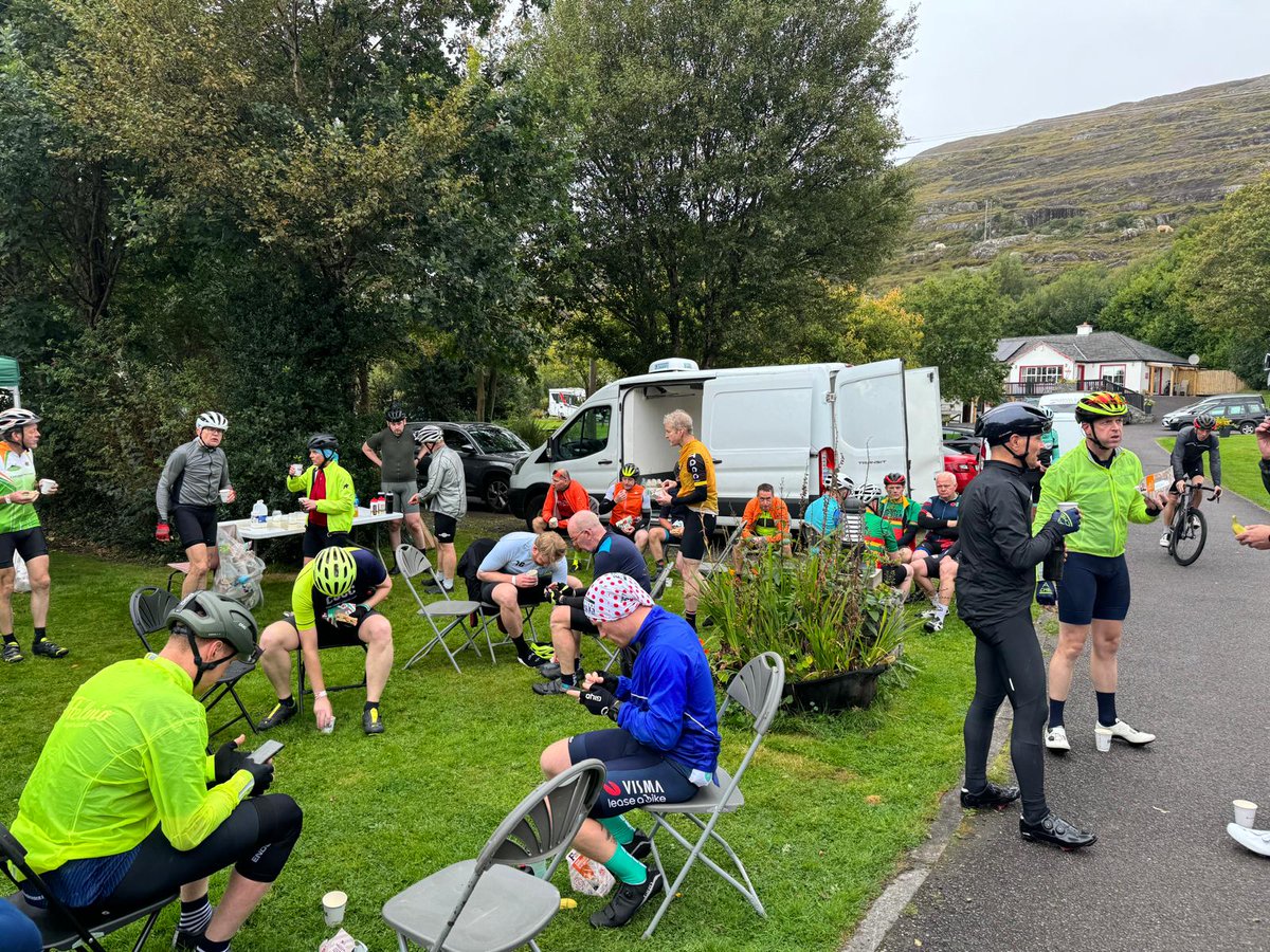 Food stops along the route ready to refuel the energy needs. 

#tourdebeara #Bearapeninsula #cyclingireland #purecork #cycling #Adrigole #Eyeries