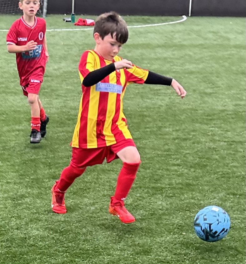 barrheadyouthfc's tweet photo. Our Barrhead YFC 2018 Yellows!! It’s fantastic seeing these kids love football so much!! They were unbelievable! Great skills, friendship and enjoyment!!! https://t.co/q1r7T2YNq1