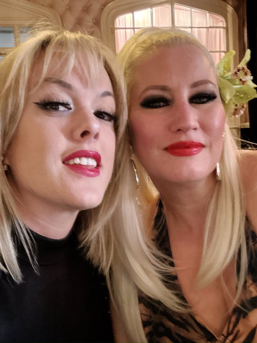 Happy Birthday Beautiful!  See You later for Your @CharmskoolShop party! 🍾🎂🎉🎁 @Sugar_Houston_ https://t<a href="/tag/chorewhore"class="tags"><span>#chorewhore</span></a>