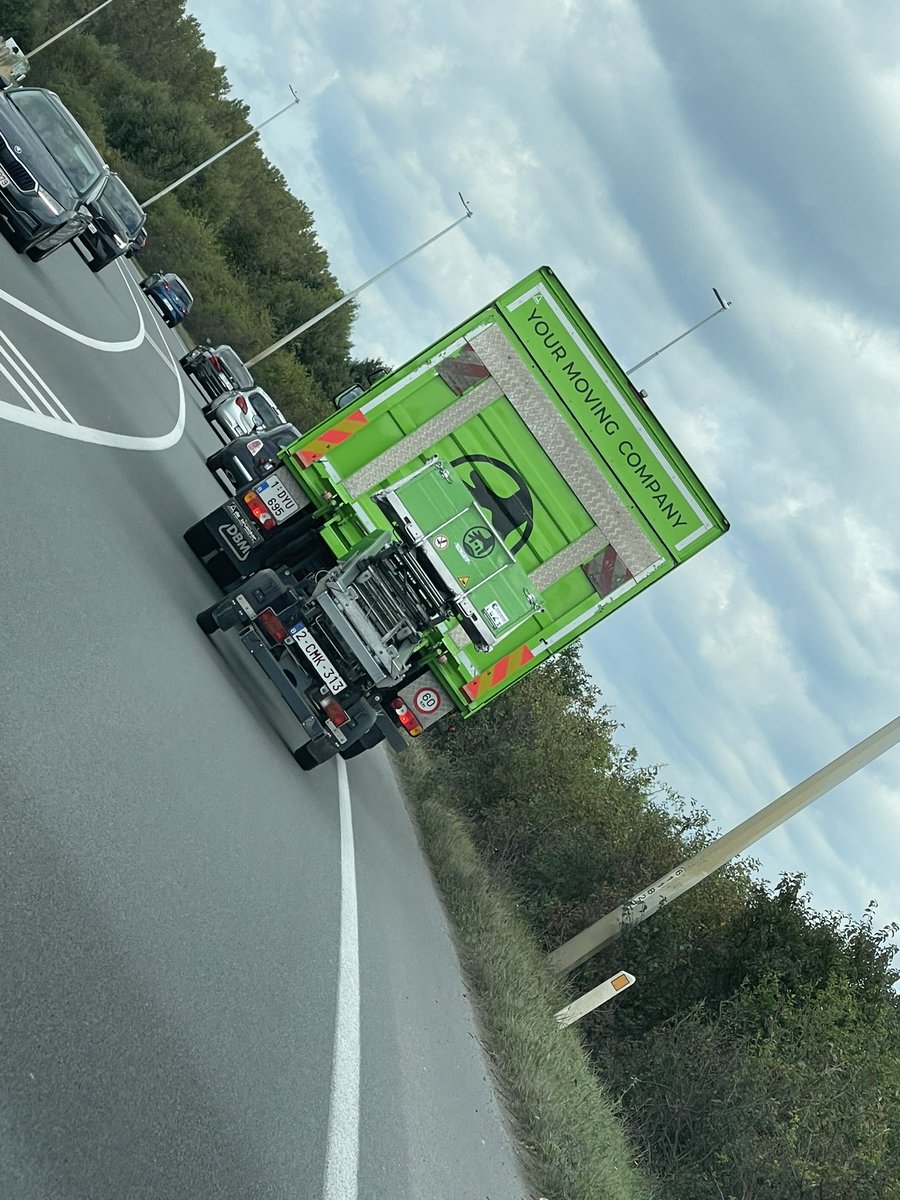 xendacine's tweet photo. @federalepolitie zeg politie
Sinds wanneer mag je 2 verschillende nummerplaten op je auto hangen?
(Foto genomen nabij wetteren als passagier) https://t.co/LjzbVtBf6T