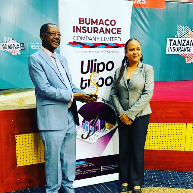 BumacoInsurance's tweet photo. Mwenyekiti wa Bodi ya Kampuni Yako Ya Bima, Bumaco Insurance,Ndg. Happiness Nkya pamoja na Mjumbe wa Bodi @LifeBumaco , Michelle Mshiu wakiwa wamepokea Tuzo Ya Ushiriki na Udhamini wa Siku ya Bima Tanzania. #insurancetz https://t.co/kgzUurVuWl