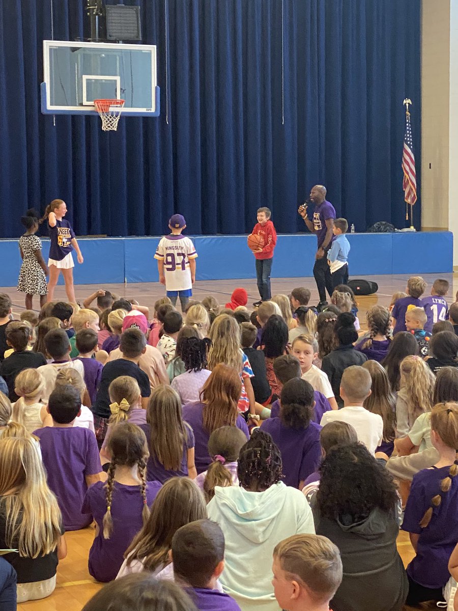 Taye “Firefly” Fisher puts on a SHOW! I’ve never heard the gym so loud and his anti-bullying message was well received by our kids! Once again our amazing PtA provides an unforgettable experience for our students! @gordoncreekpta @bscsd #BetterTogether