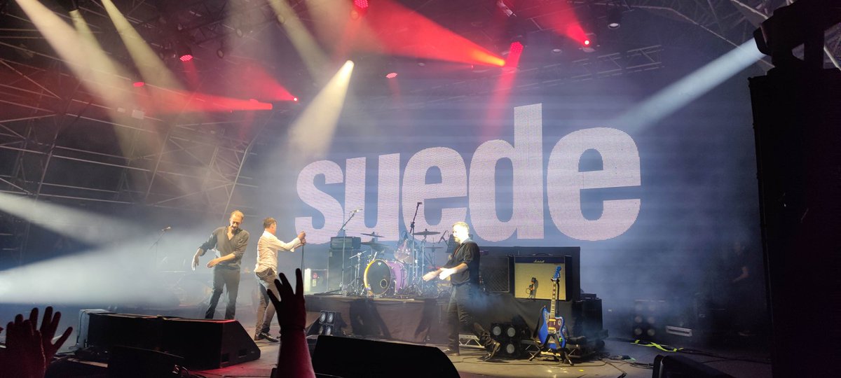 crazylegsrich's tweet photo. on route now. Loved Margate more of the same excellence tonight. #suede #Saturdaynight #Shenzhen https://t.co/5KmHlsGGFh
