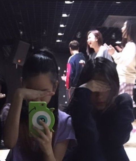 SRJ_Global's tweet photo. NATTY (KISS OF LIFE) mentioned in a live that she has known #RYUJIN for about 8 years since their time at JYP.

Source: 延时月亮 on Weibo https://t.co/g2iYLKsxta